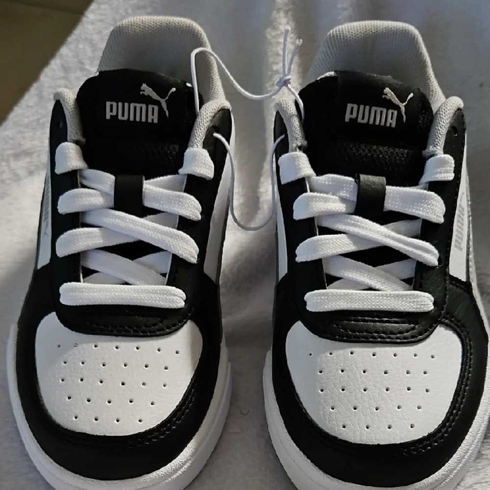 Puma Kids Black White Gray Court Sneakers Casual Sporty Low-Top Design Size 11 - Picture 9 of 10